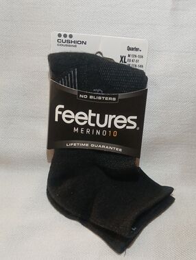 Feetures Charcoal/Black Men’s XL Merino 10 Cushion Quarter No Blisters Socks